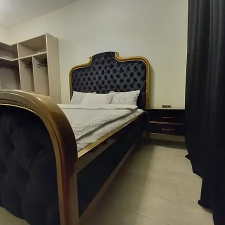 Luxury House Apartment *