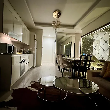 Luxury House Apartment *